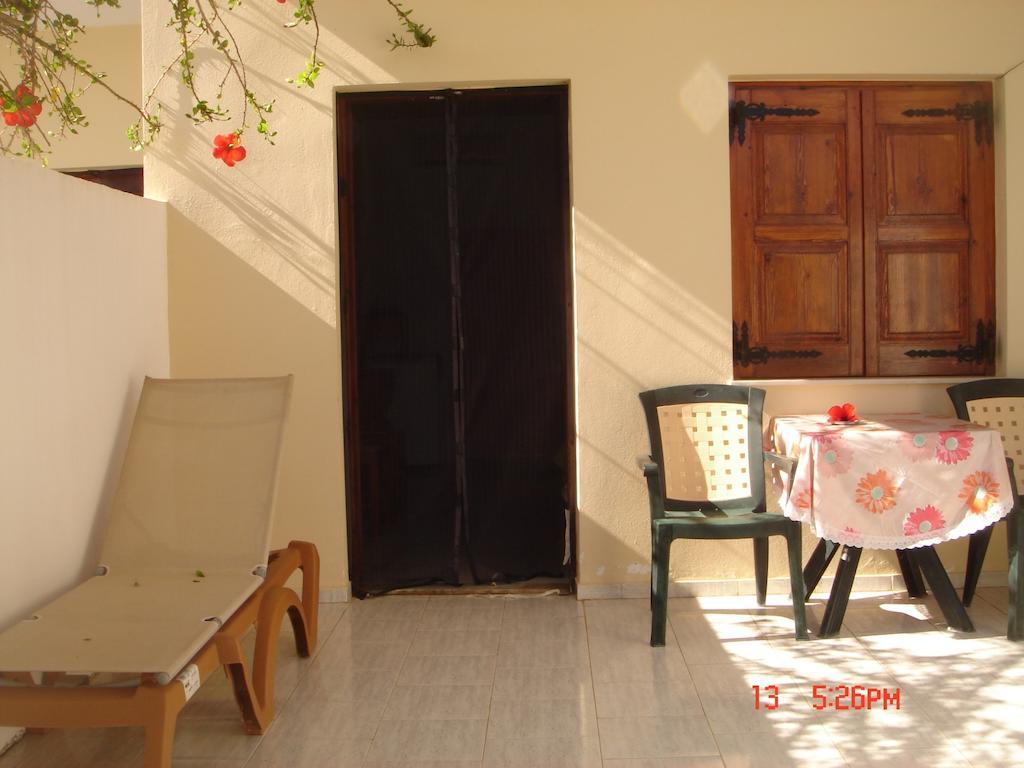 Zorbas Rooms Frangocastelo Ruang foto